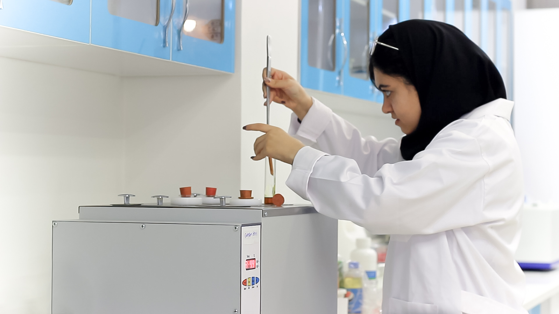 معرفی واحد تحقیق و توسعه اریس کیمیا پارس-تصویر هفتم