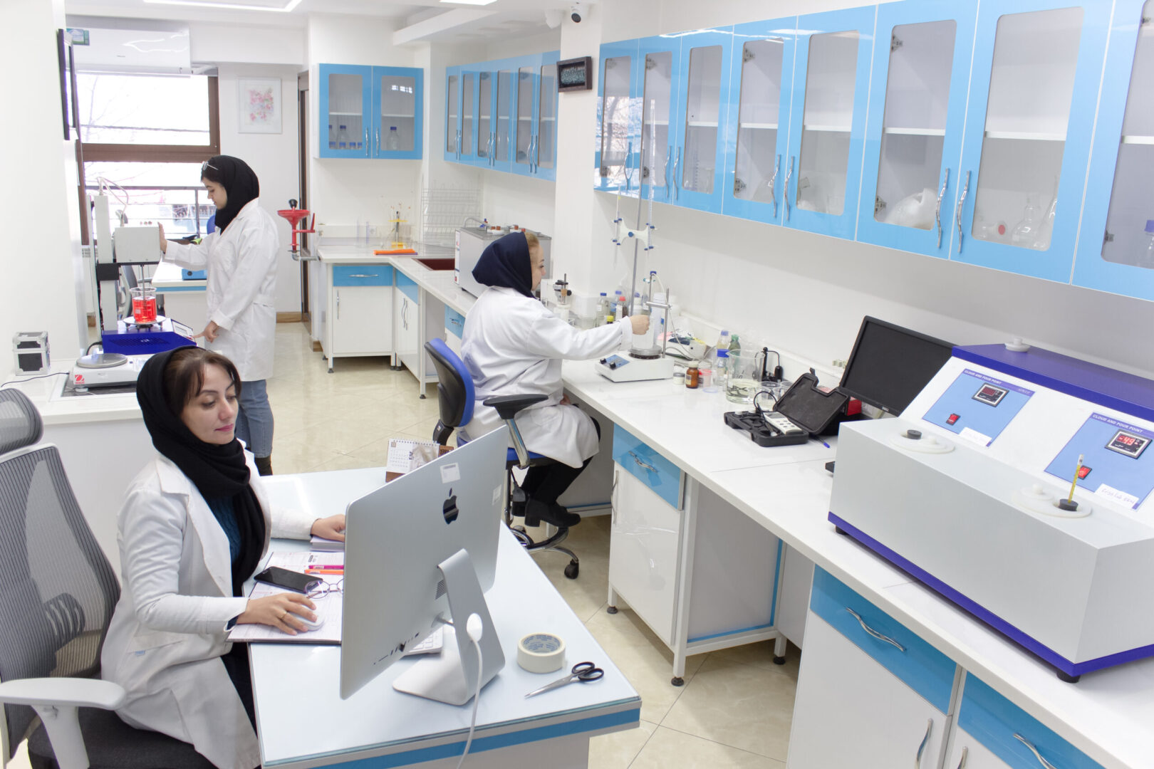 معرفی واحد تحقیق و توسعه اریس کیمیا پارس-تصویر چهارم